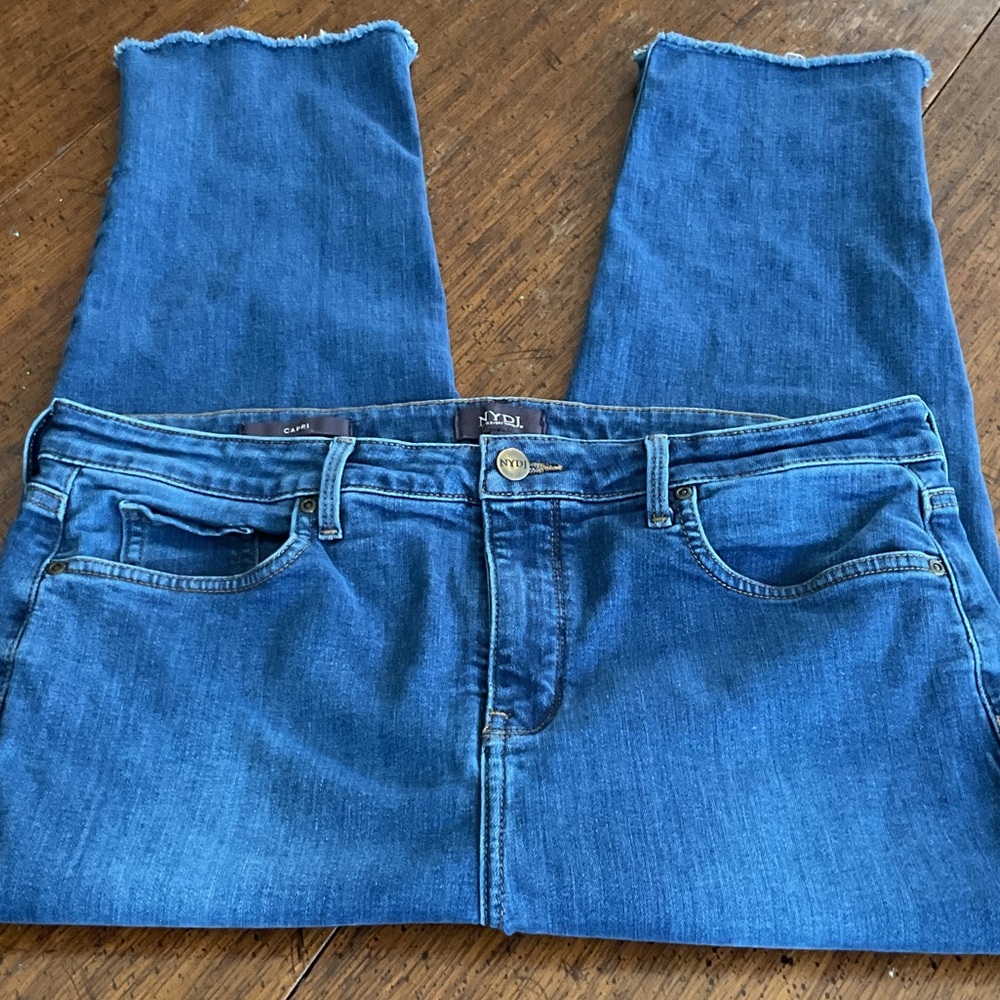 NYDJ Dark Blue Capris Jeans with Frayed Hem 14 EUC - Picture 4 of 8